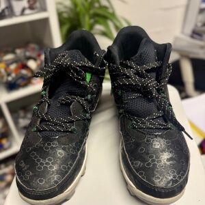 Under Armor Boys Baseball Cleats - Size 5